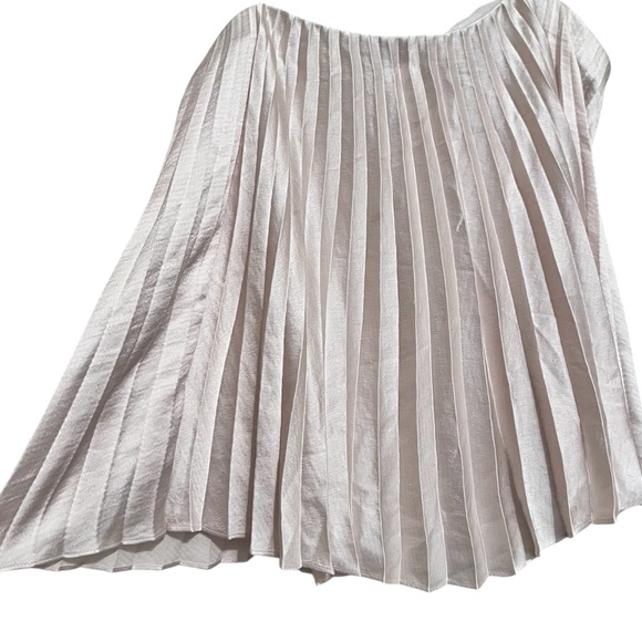 Vince Beige Square-Neck Pleated Camisole - Picture 6 of 13